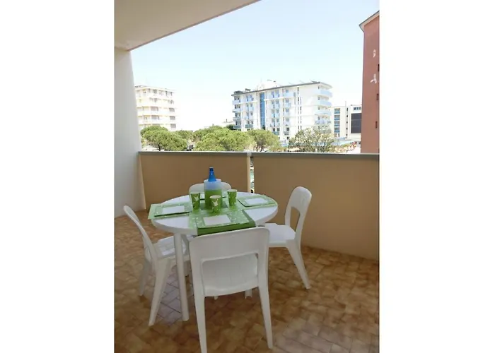 Colorful Apartment-beahost