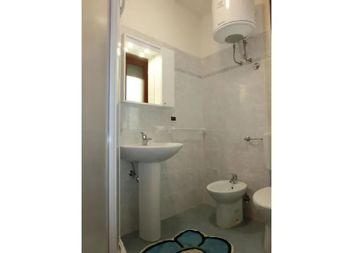 Colorful Apartment-beahost *