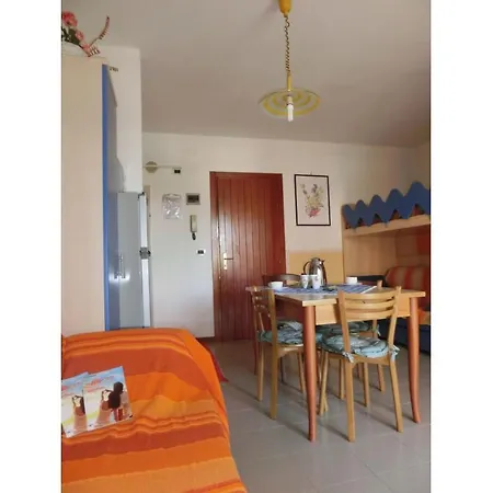 Apartment Colorful Apartment-beahost *