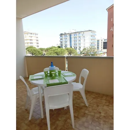 Colorful Apartment-beahost Bibione